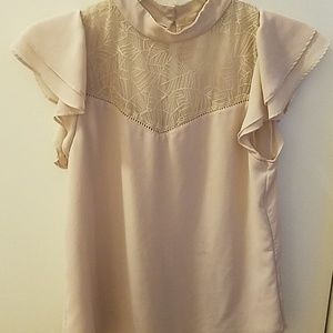Cute beige top!